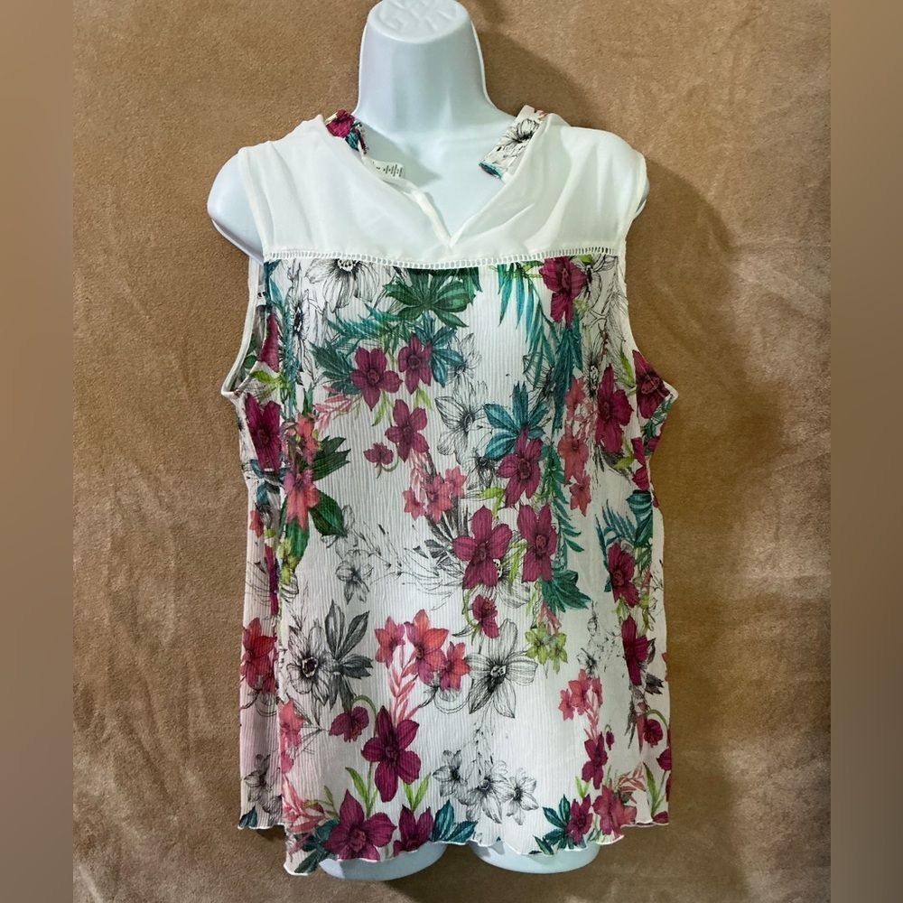 City STREETS Floral Sleeveless sheer Blouse - White, Pink, and Green side XL